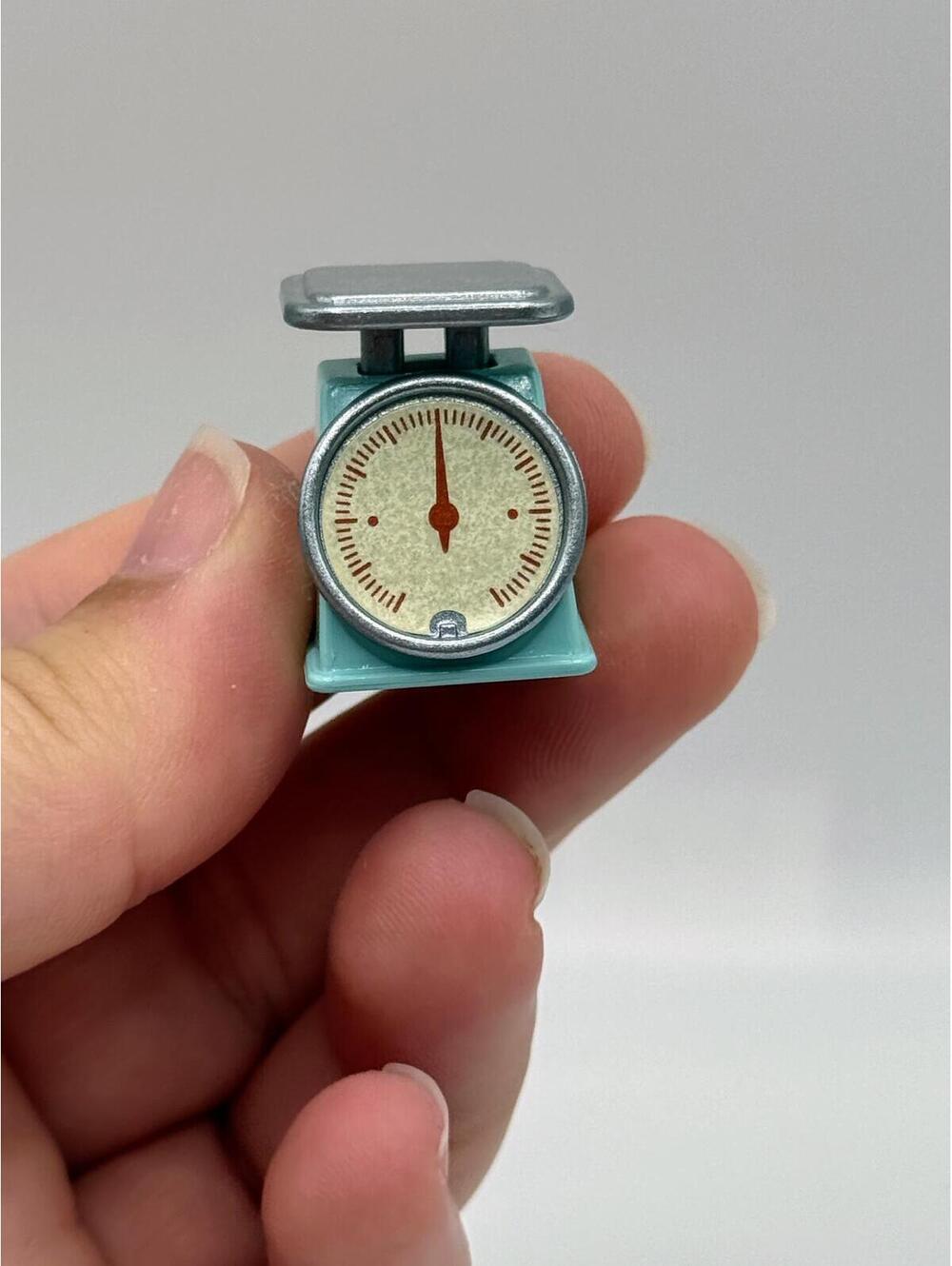 1:12 Dollhouse Miniature Teal Kitchen Scale with Dial, Vintage Style Accessory